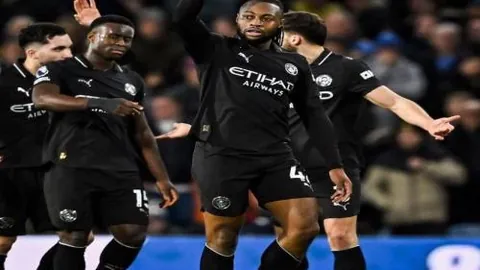 【爆冷6连胜！揭秘关键三分背后的英雄是谁？】